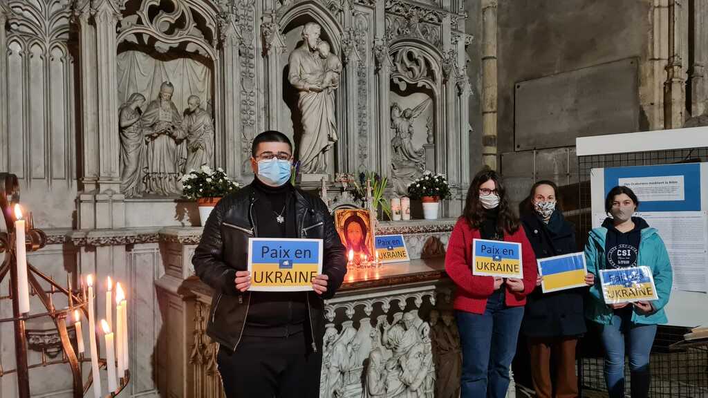 Die Jugendlichen fordern Frieden. Nach Rom Kundgebungen von #nowar in verschiedenen Städten Italiens und Europas